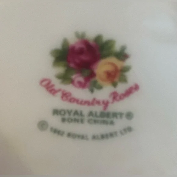 Old Country Roses Oval Tray - Picture 3 of 7